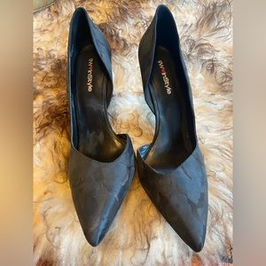 Nine West EUC jacquard pumps size 12